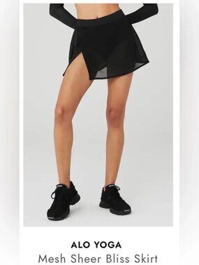 Alo Yoga Women's MESH Black Skirt
